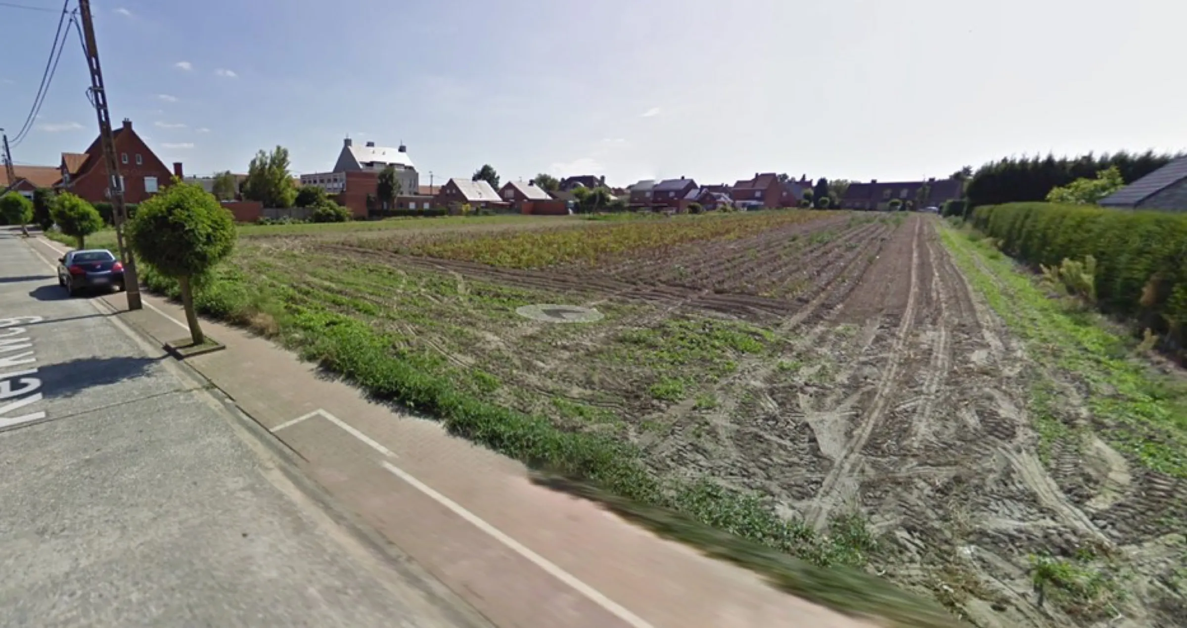 Het perceel aan de Kerkweg in Ooigem vóór de bouw