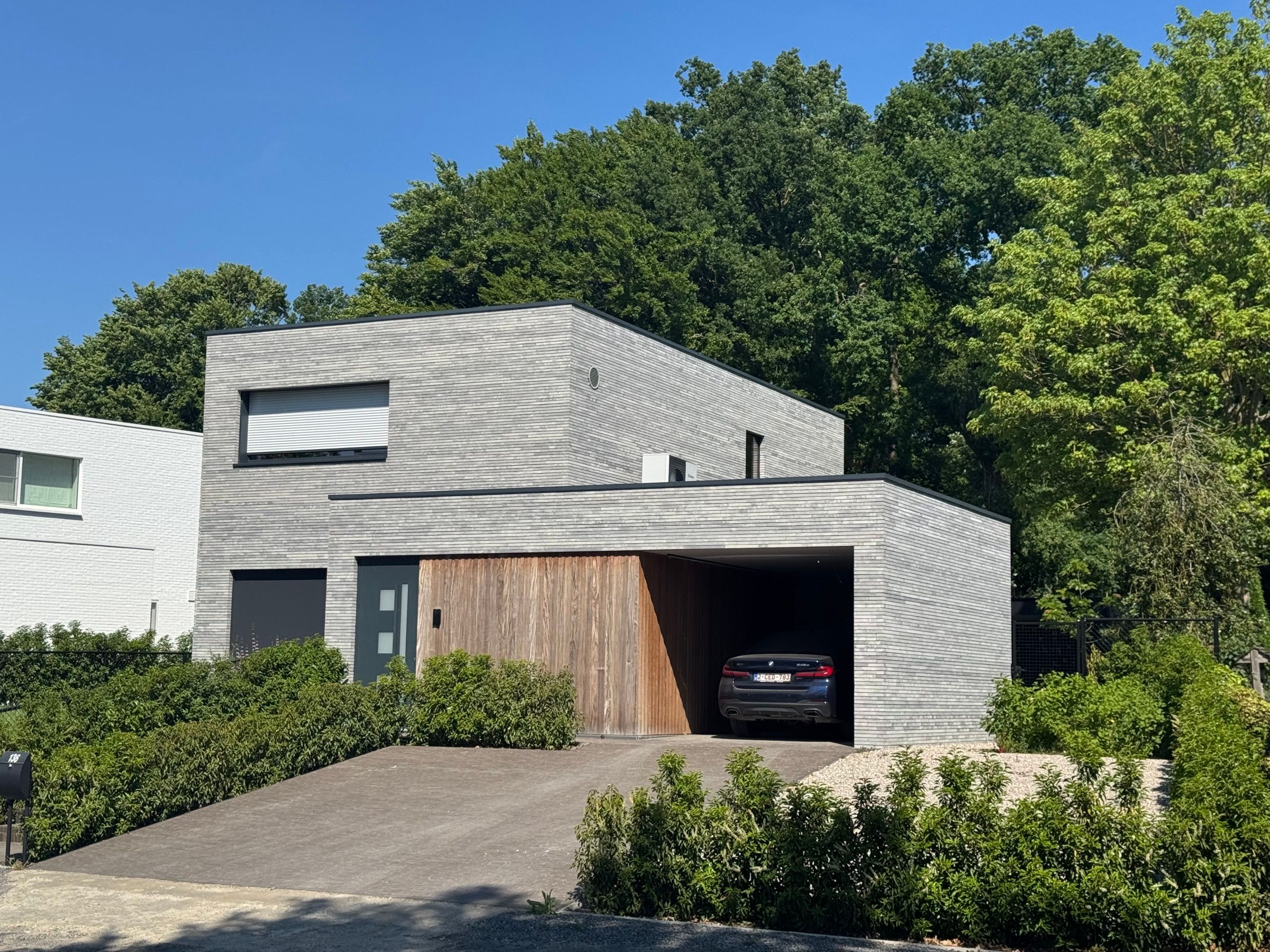 Afgewerkte open woning met carport aan de Waregemsesteenweg 138 in Kruisem